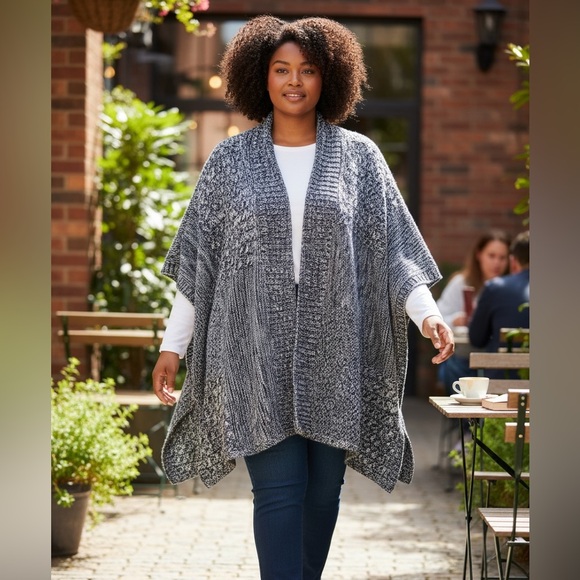Old Navy Sweaters - Old Navy Heathered Navy White Open Front Poncho Sleeve Cable Knit Cardigan